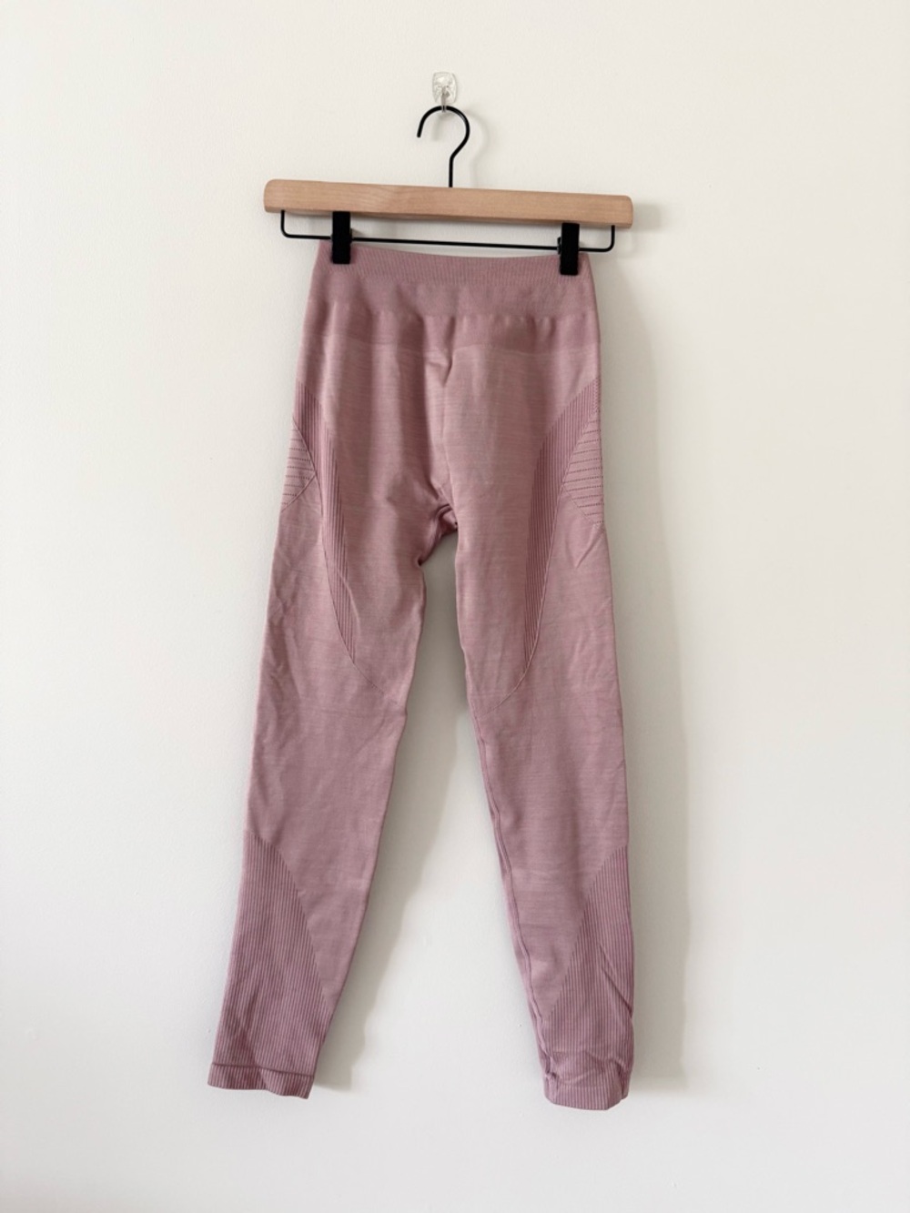 Alphalete Amplify Contour Ribbed Leggings in Dusty Mauve Size XS